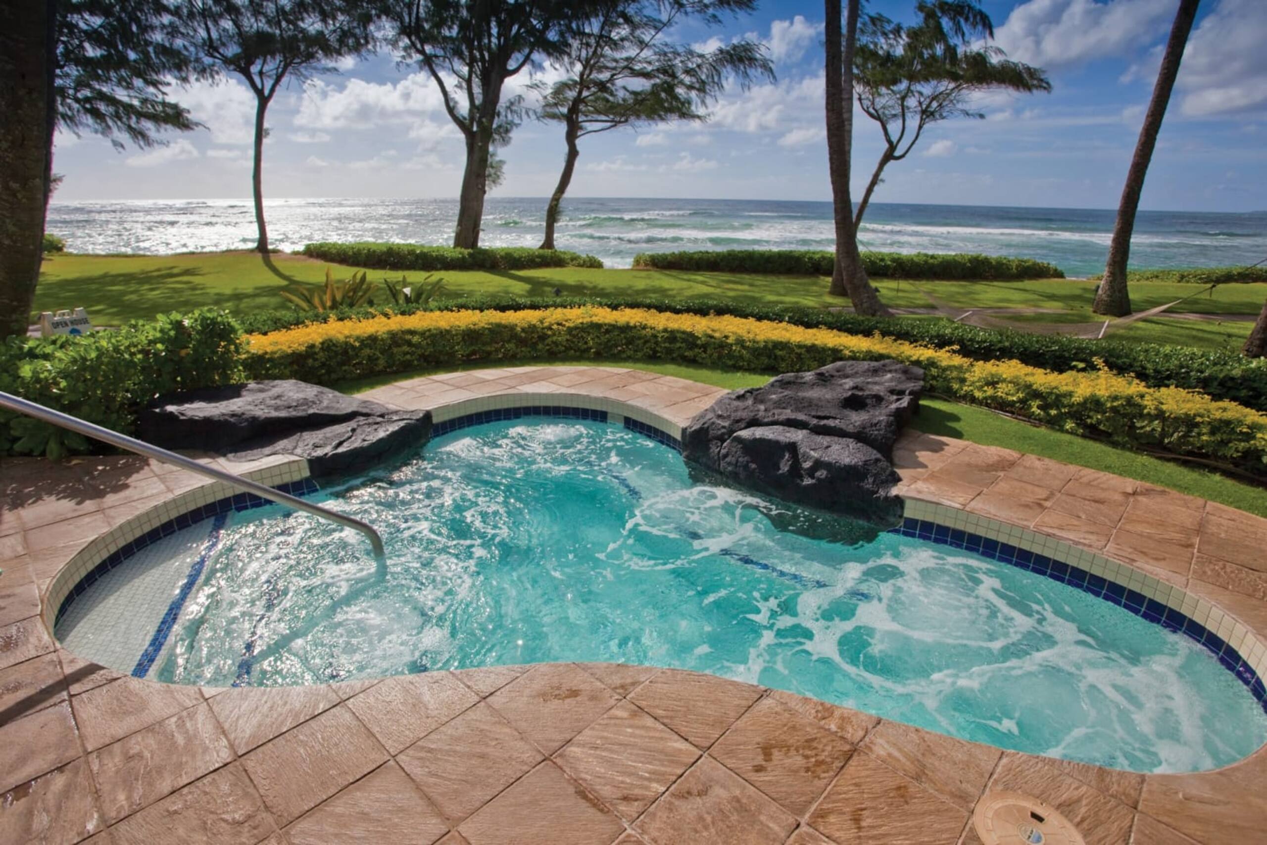Condo in Kapaa · ★5.0 · 1 bedroom · 2 beds · 1 private bath - Image 14