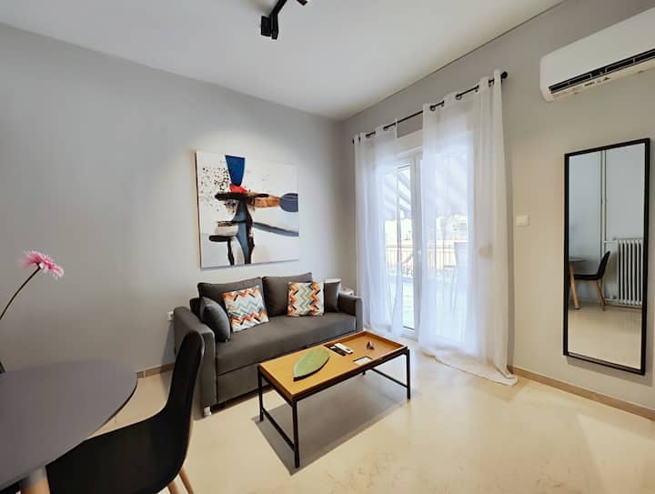 Ζea Apartments D1 5min walk Metaxa, Tzaneio Apartments for Rent in