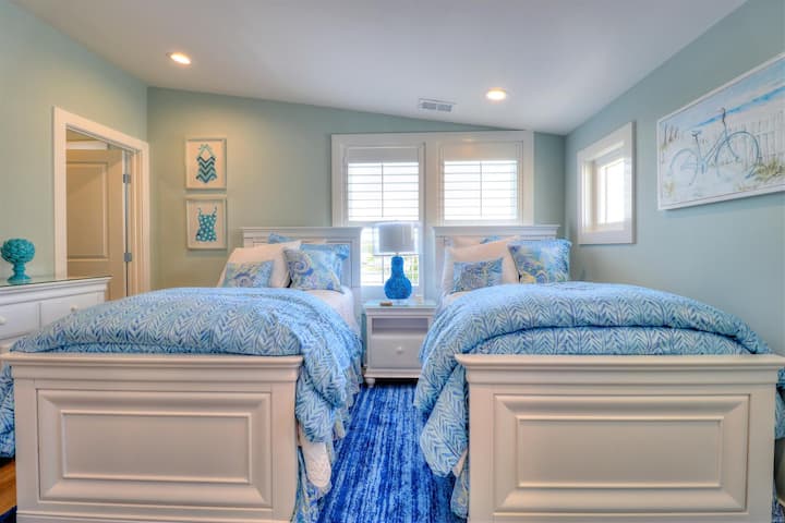 Lilypad B - Bedroom