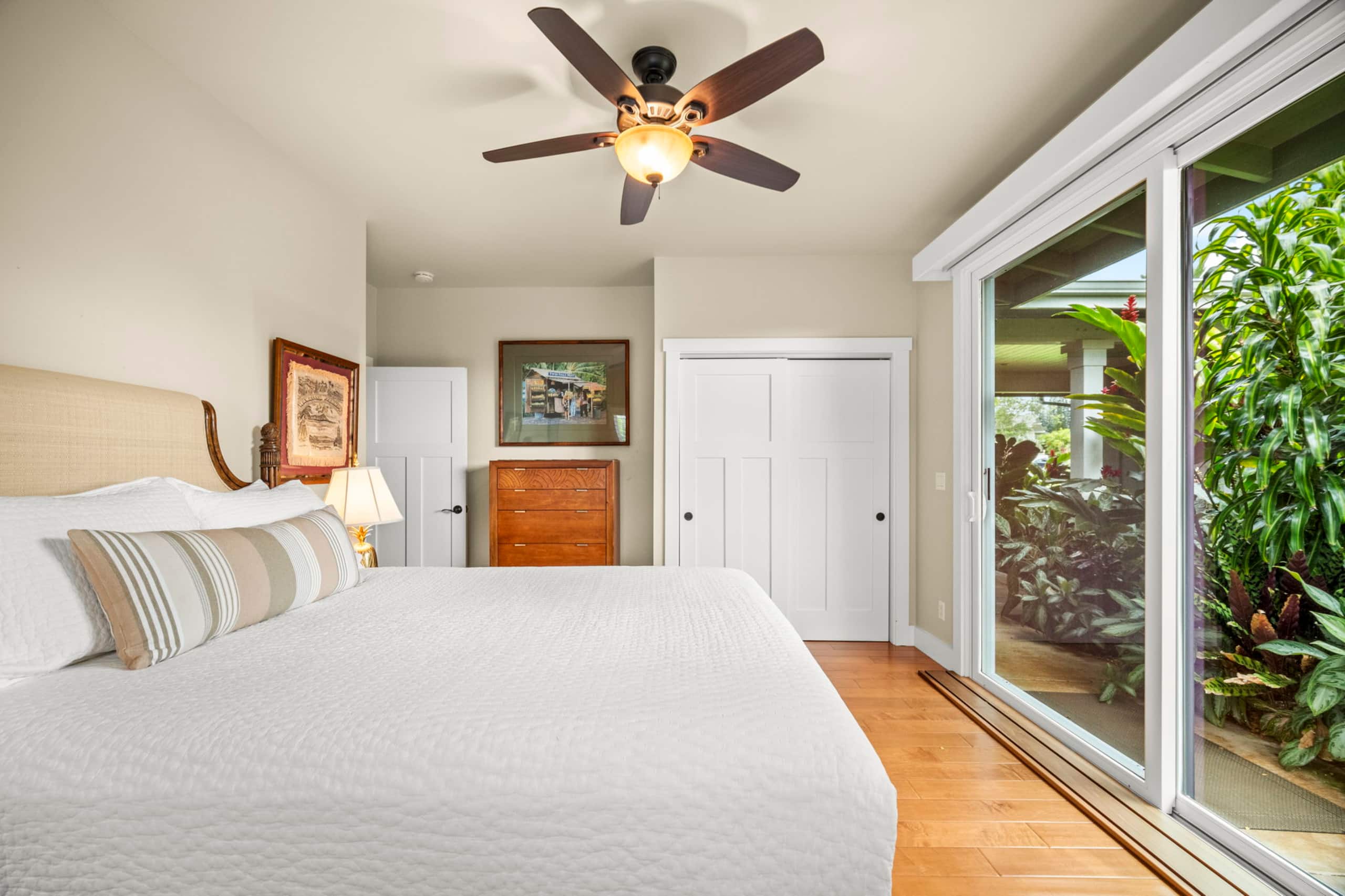 Hale Alaula, Elegant Hawaiian Home with A/C - Photo 27