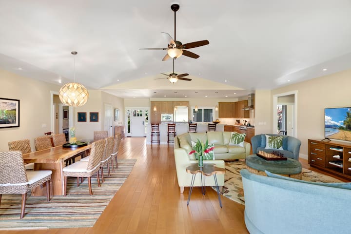 Hale Alaula, Elegant Hawaiian Home with A/C