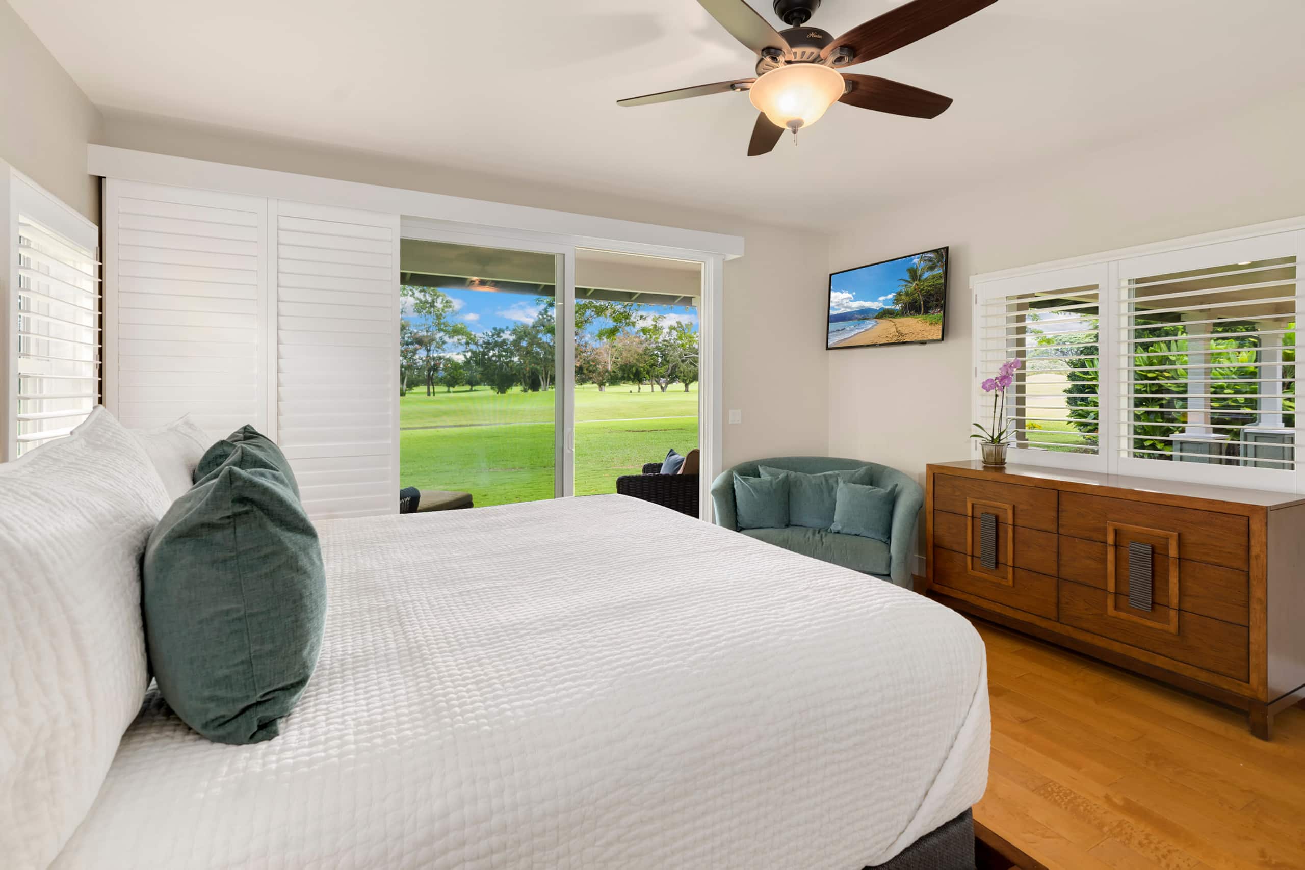Hale Alaula, Elegant Hawaiian Home with A/C - Photo 20