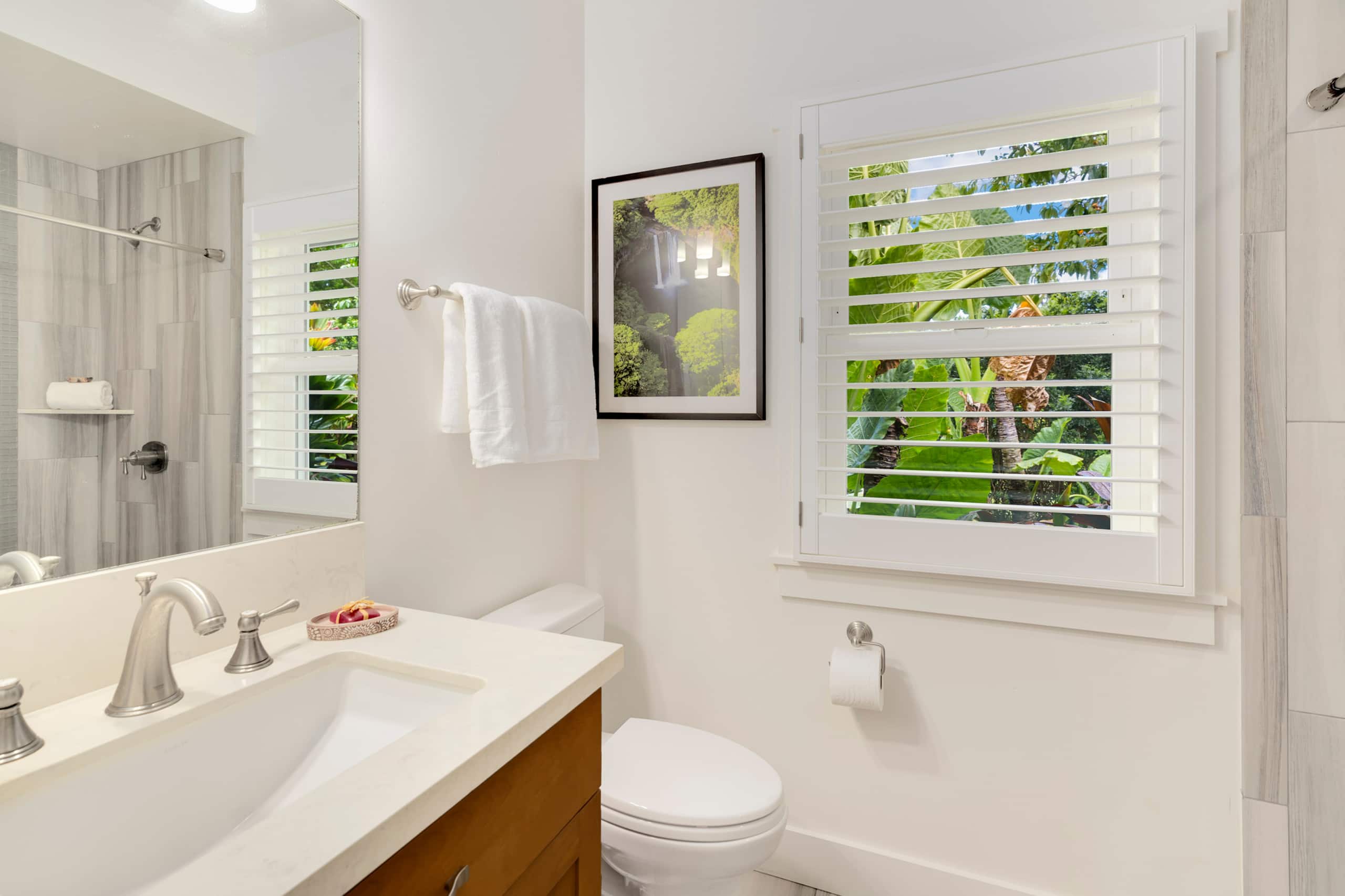 Hale Alaula, Elegant Hawaiian Home with A/C - Photo 30