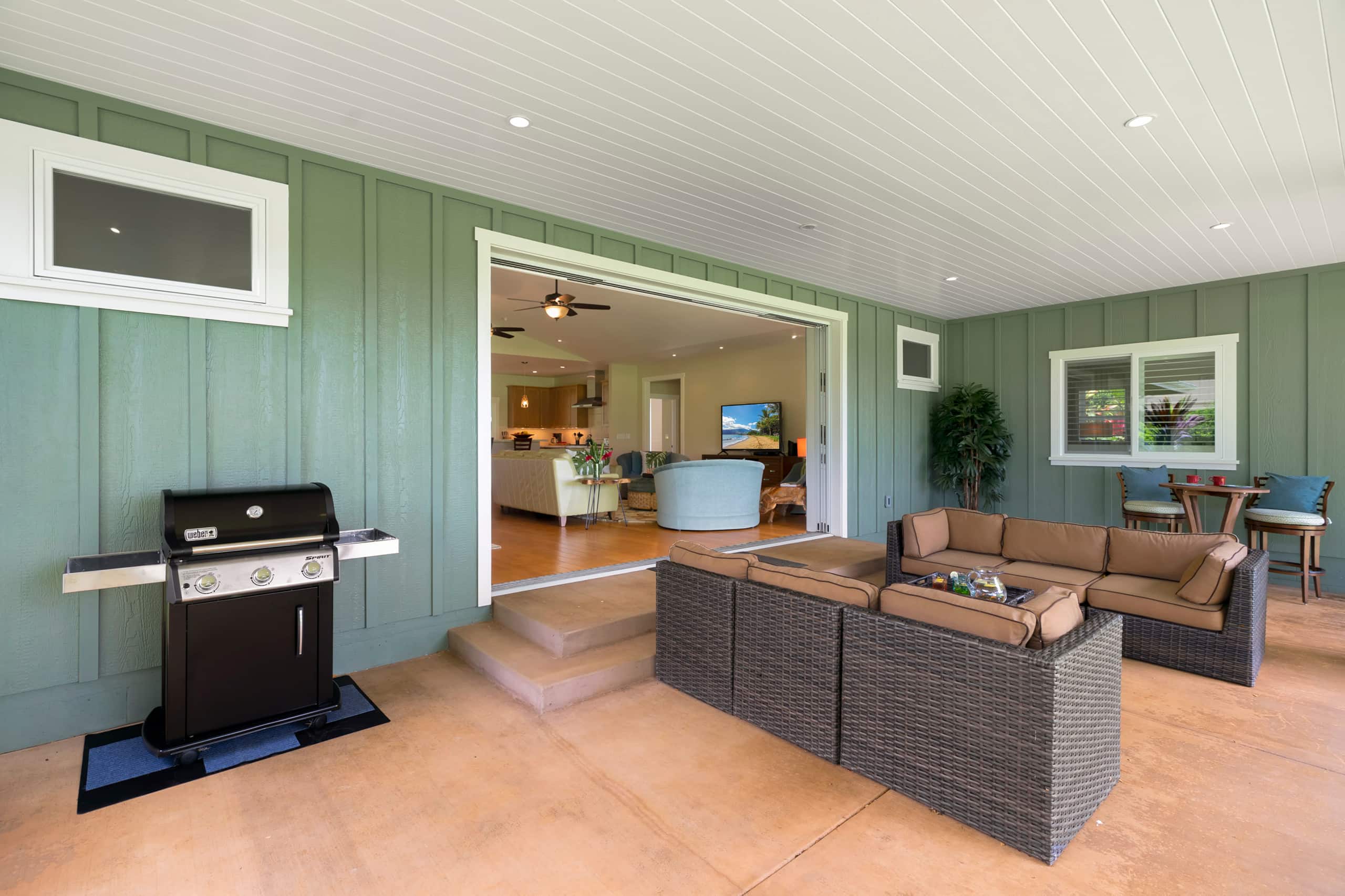 Hale Alaula, Elegant Hawaiian Home with A/C - Photo 34