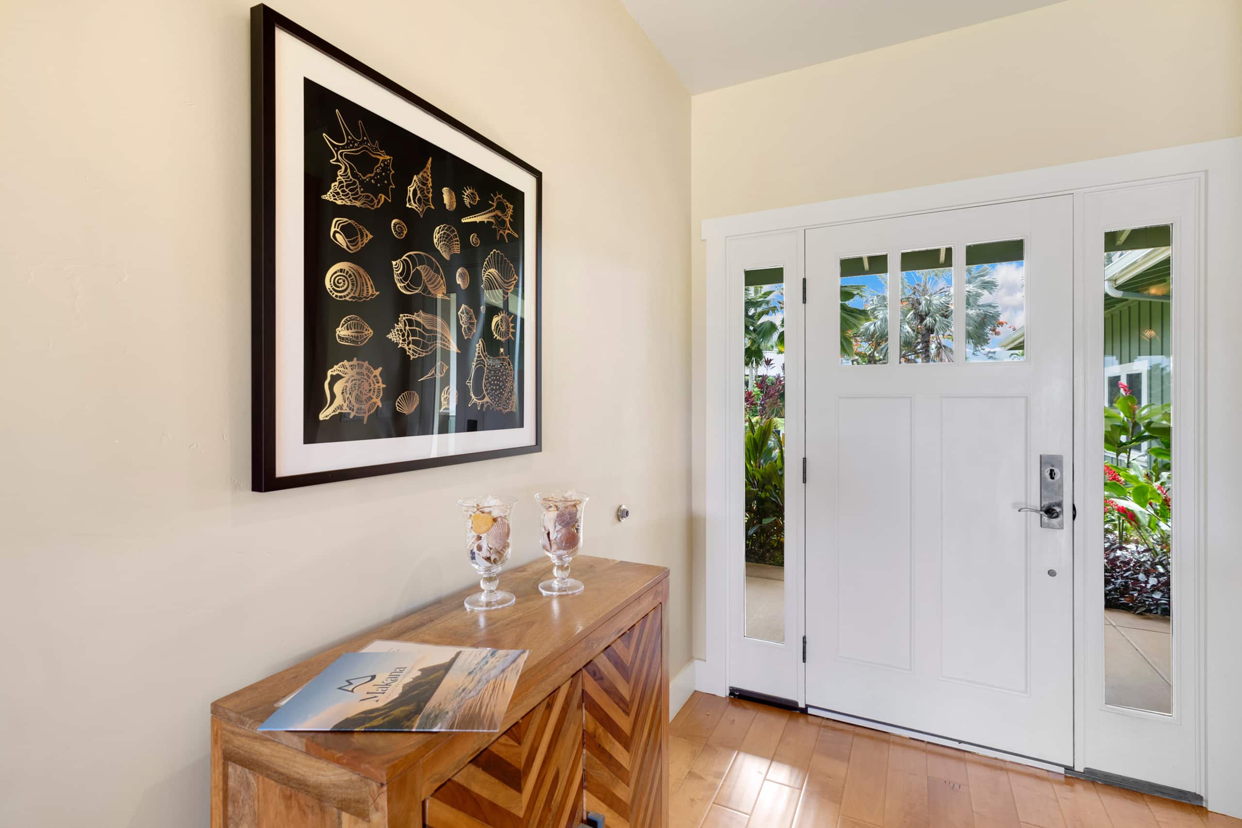 Hale Alaula, Elegant Hawaiian Home with A/C - Photo 19