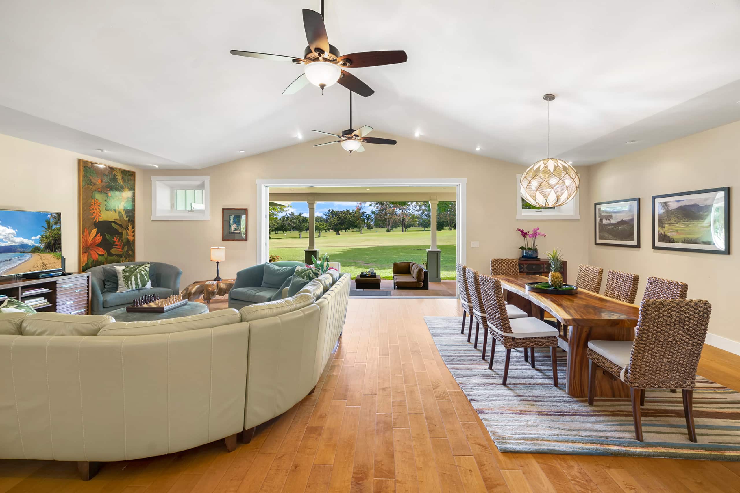 Hale Alaula, Elegant Hawaiian Home with A/C - Photo 12