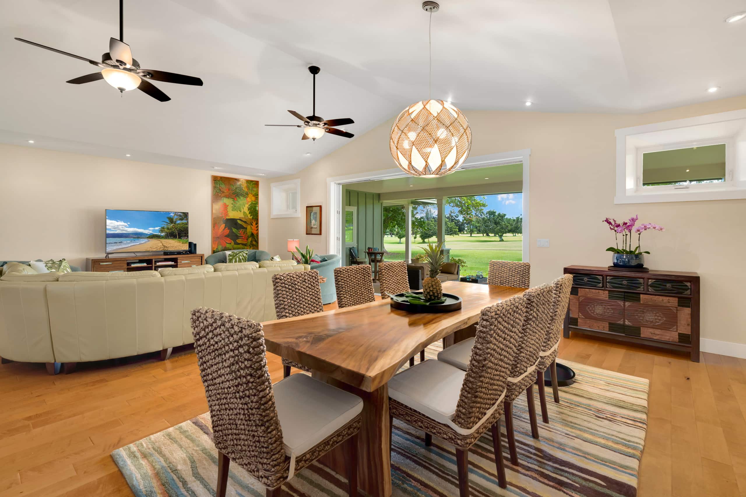 Hale Alaula, Elegant Hawaiian Home with A/C - Photo 14