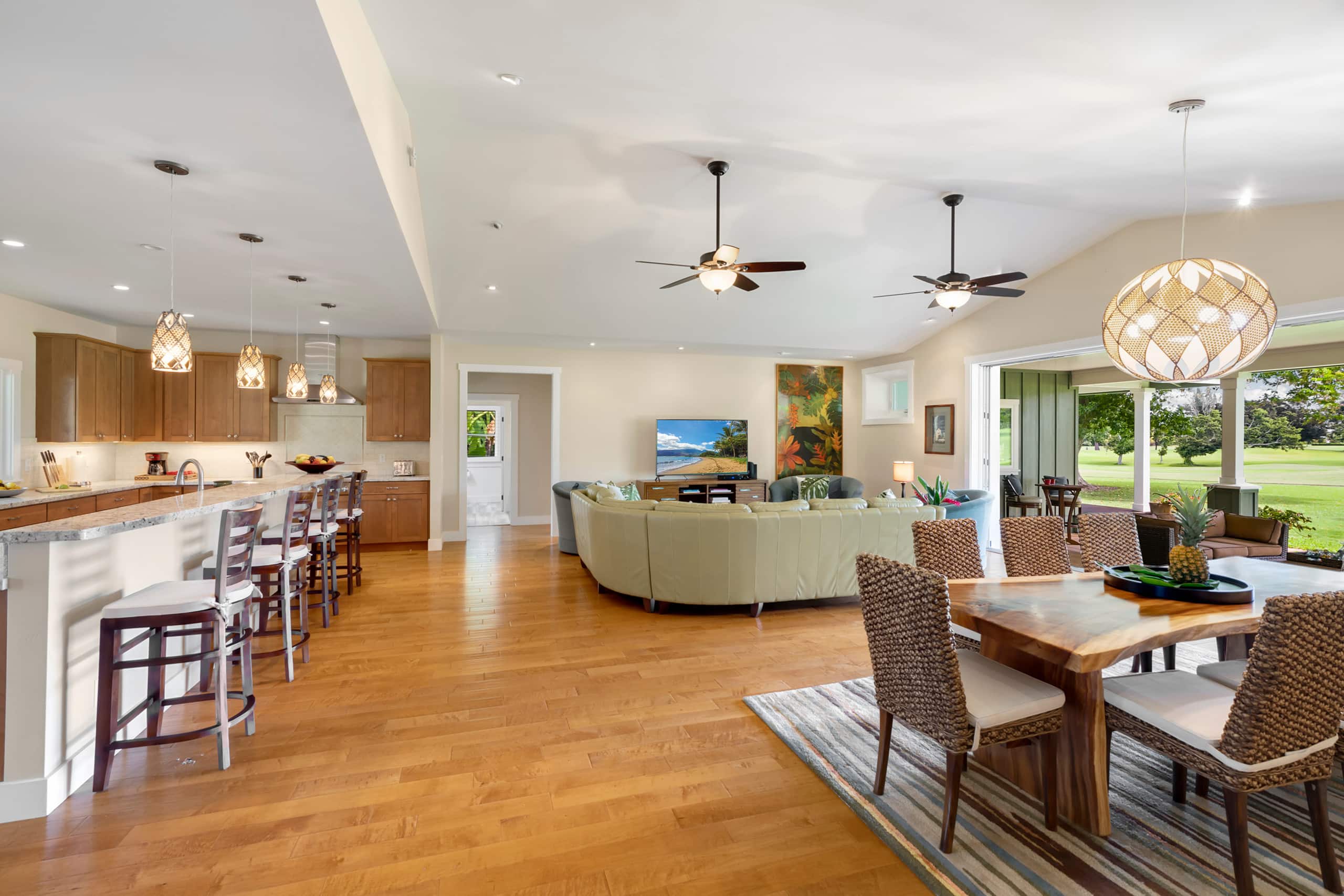 Hale Alaula, Elegant Hawaiian Home with A/C - Photo 11