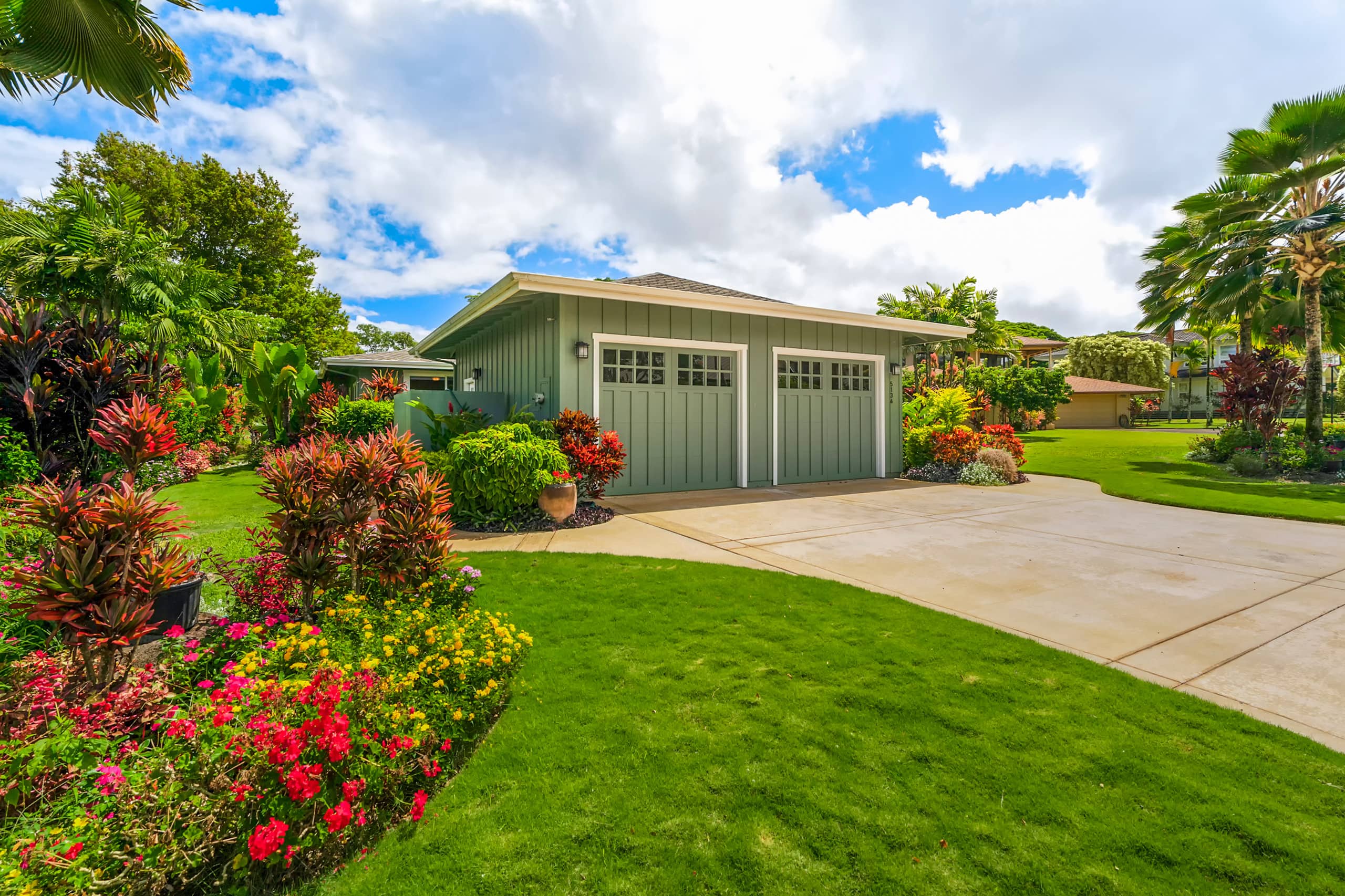 Hale Alaula, Elegant Hawaiian Home with A/C - Photo 40
