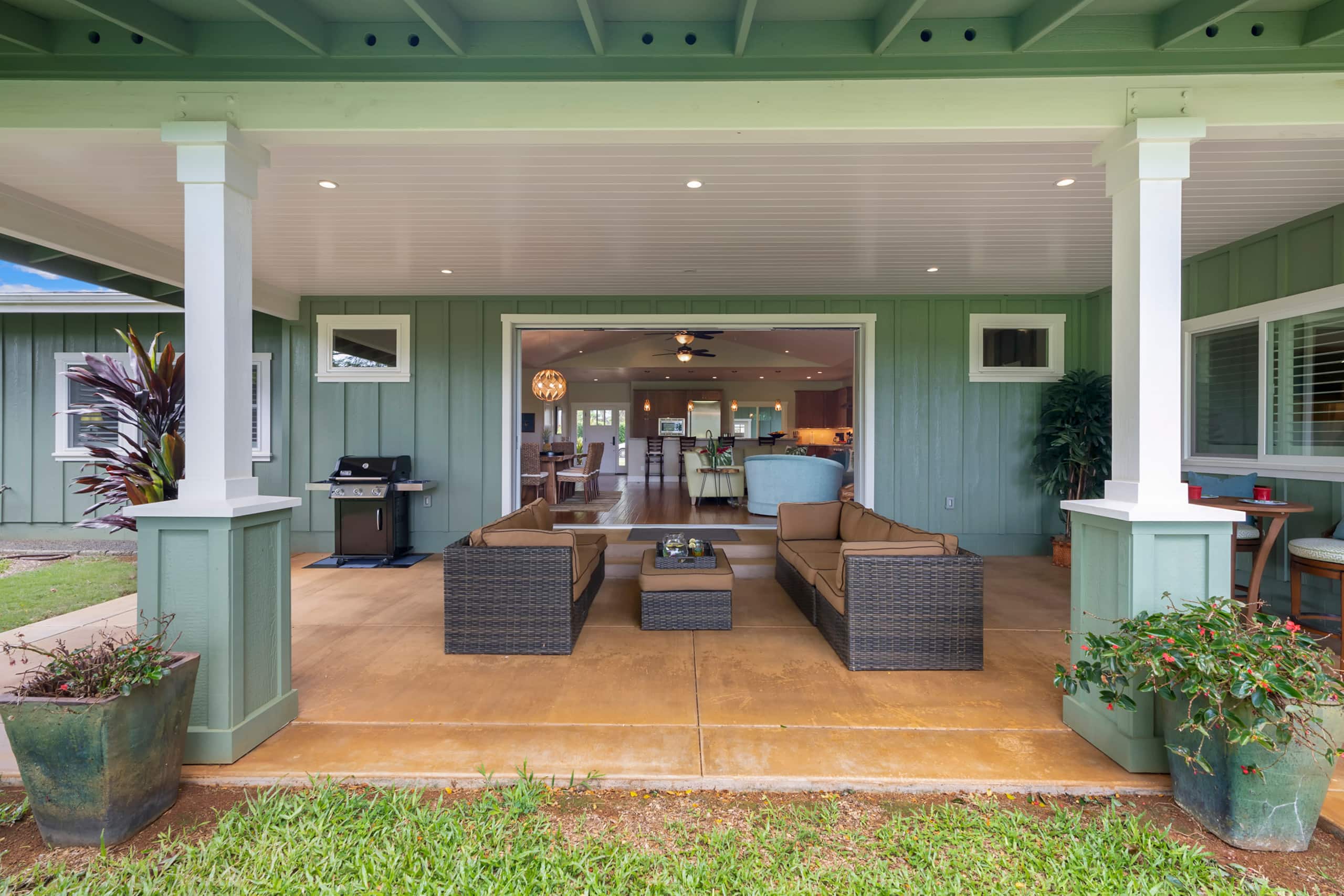 Hale Alaula, Elegant Hawaiian Home with A/C - Photo 31