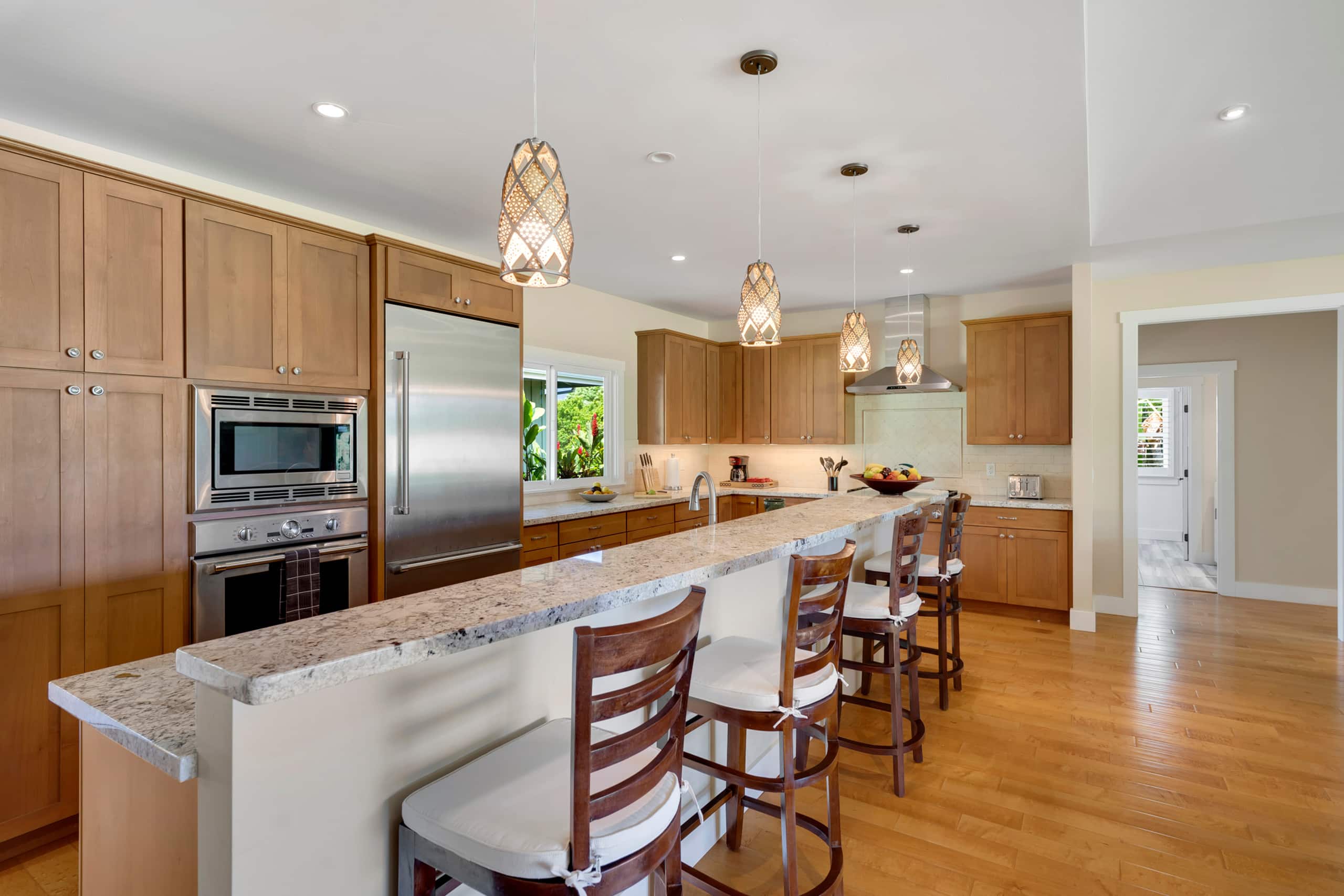 Hale Alaula, Elegant Hawaiian Home with A/C - Photo 16
