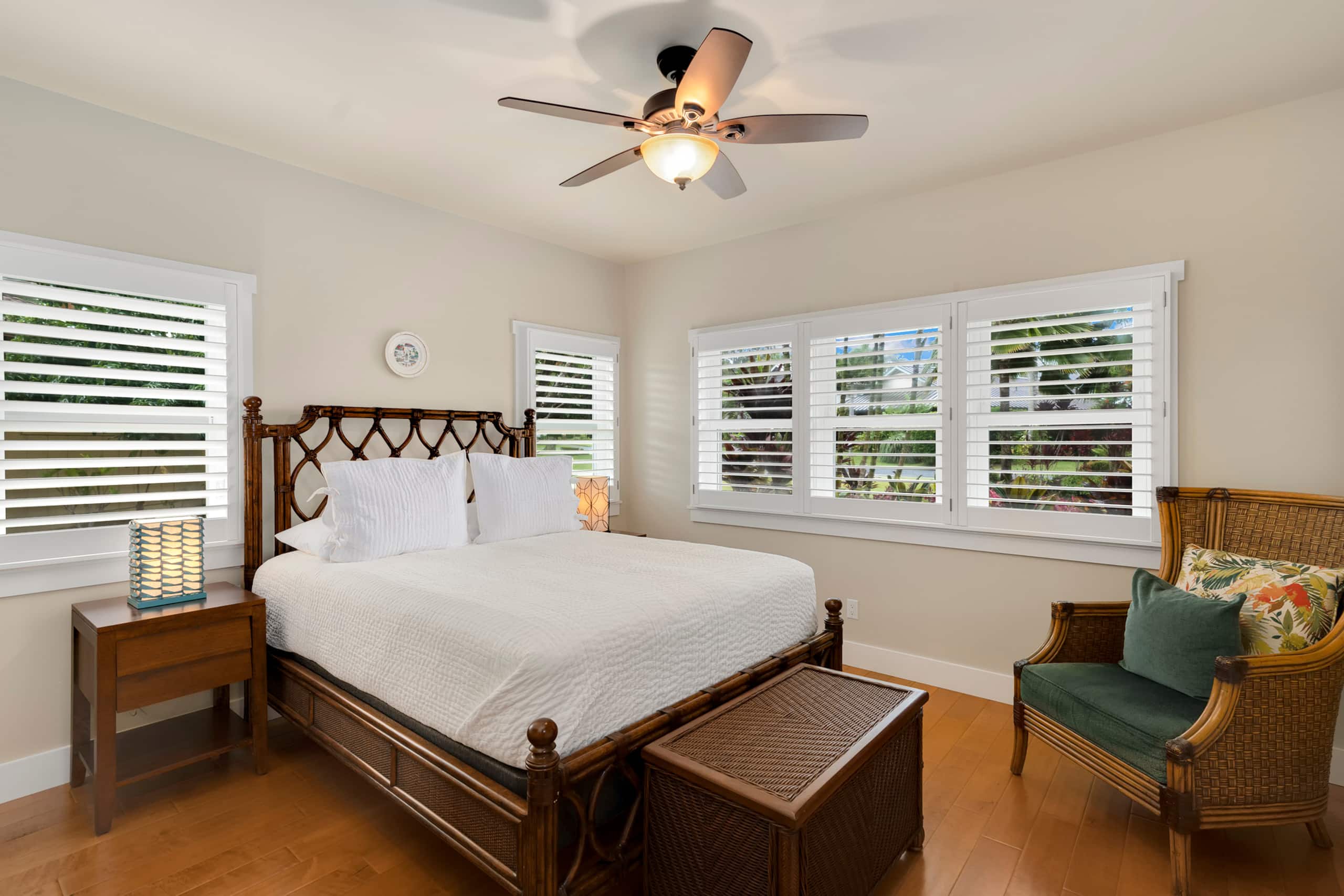 Hale Alaula, Elegant Hawaiian Home with A/C - Photo 22
