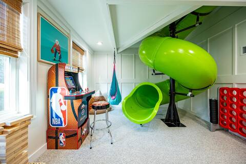 The Green Monster: Indoor Slide, Bar, Spa, Firepit
