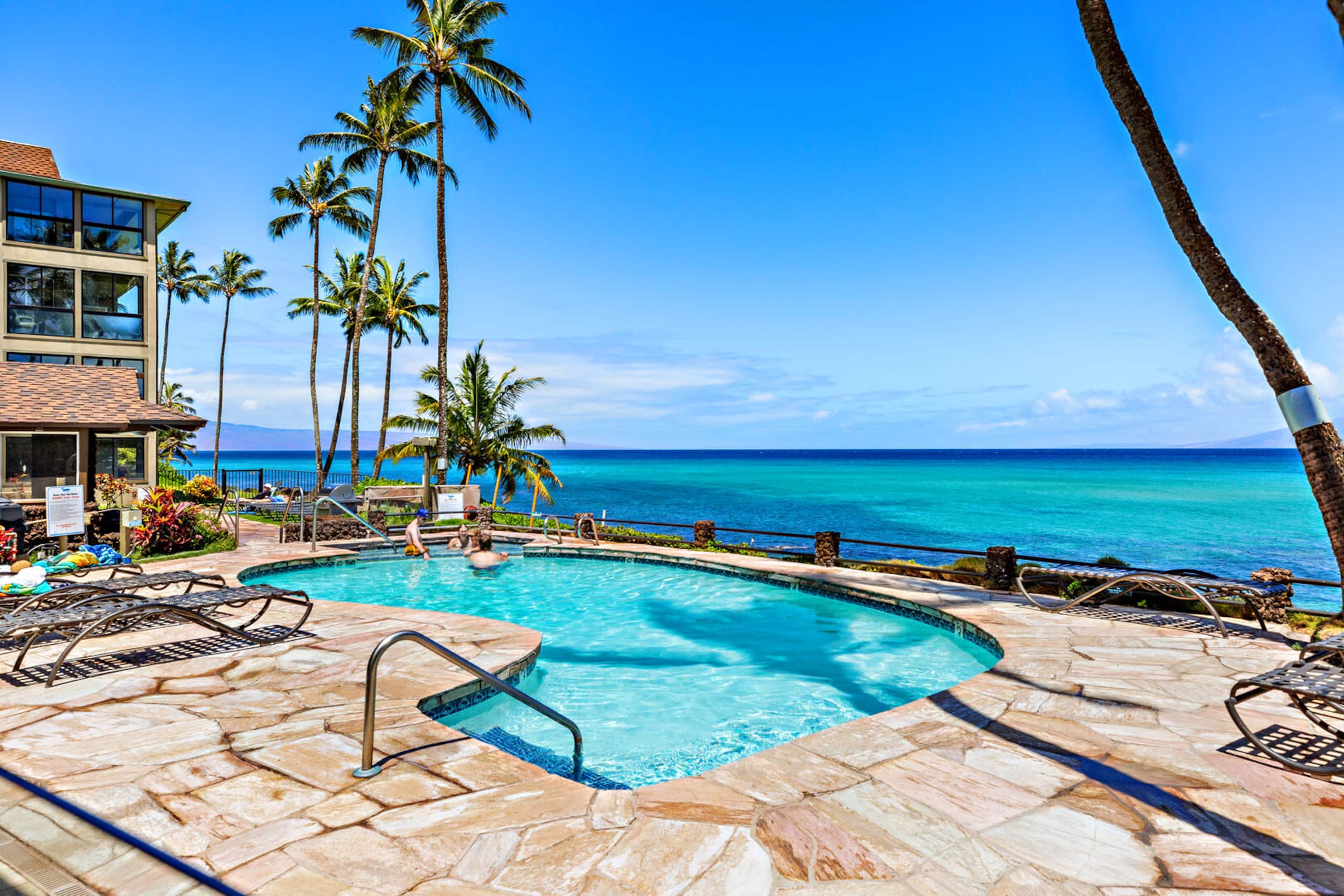 Condo in Lahaina · ★4.81 · 1 bedroom · 2 beds · 1 bath - Image 33