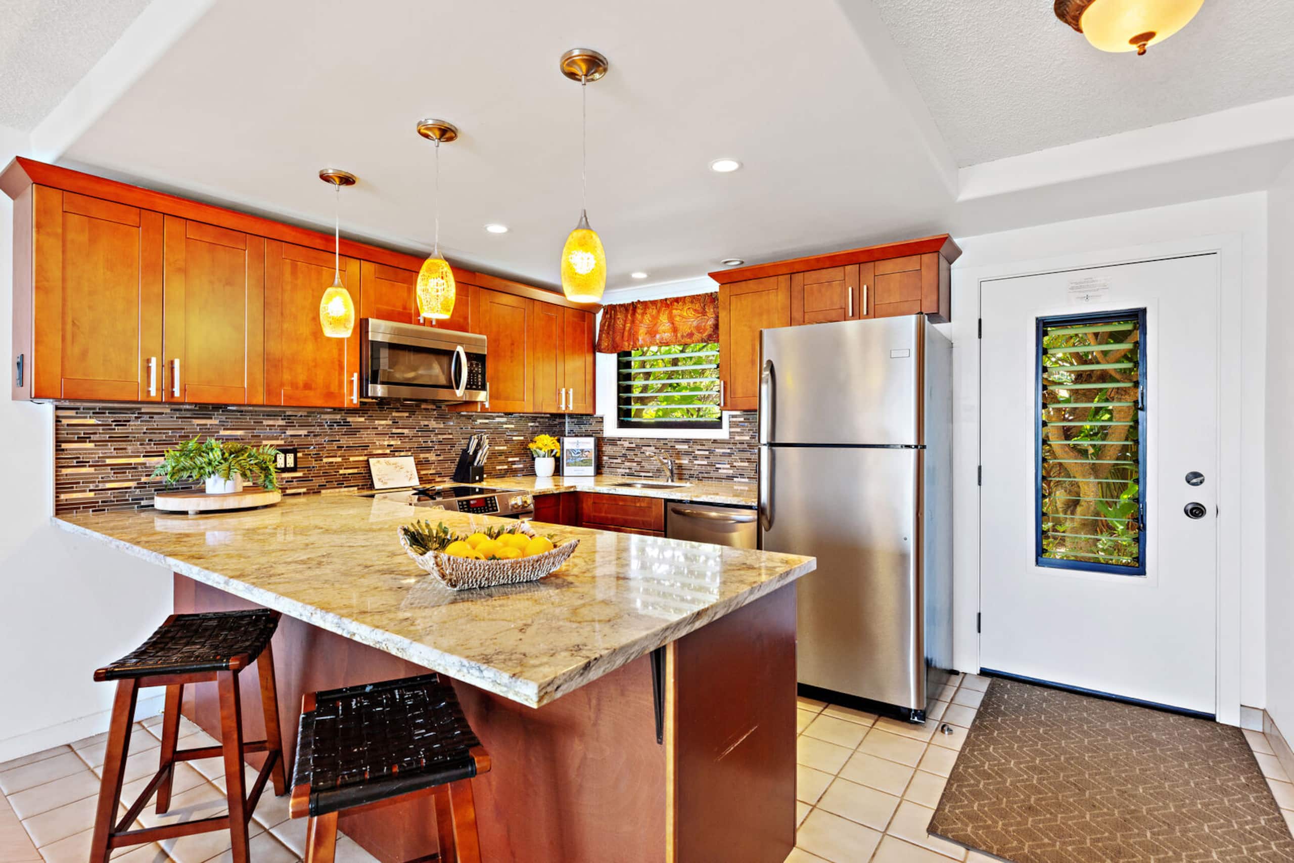 Condo in Lahaina · ★4.81 · 1 bedroom · 2 beds · 1 bath - Image 14