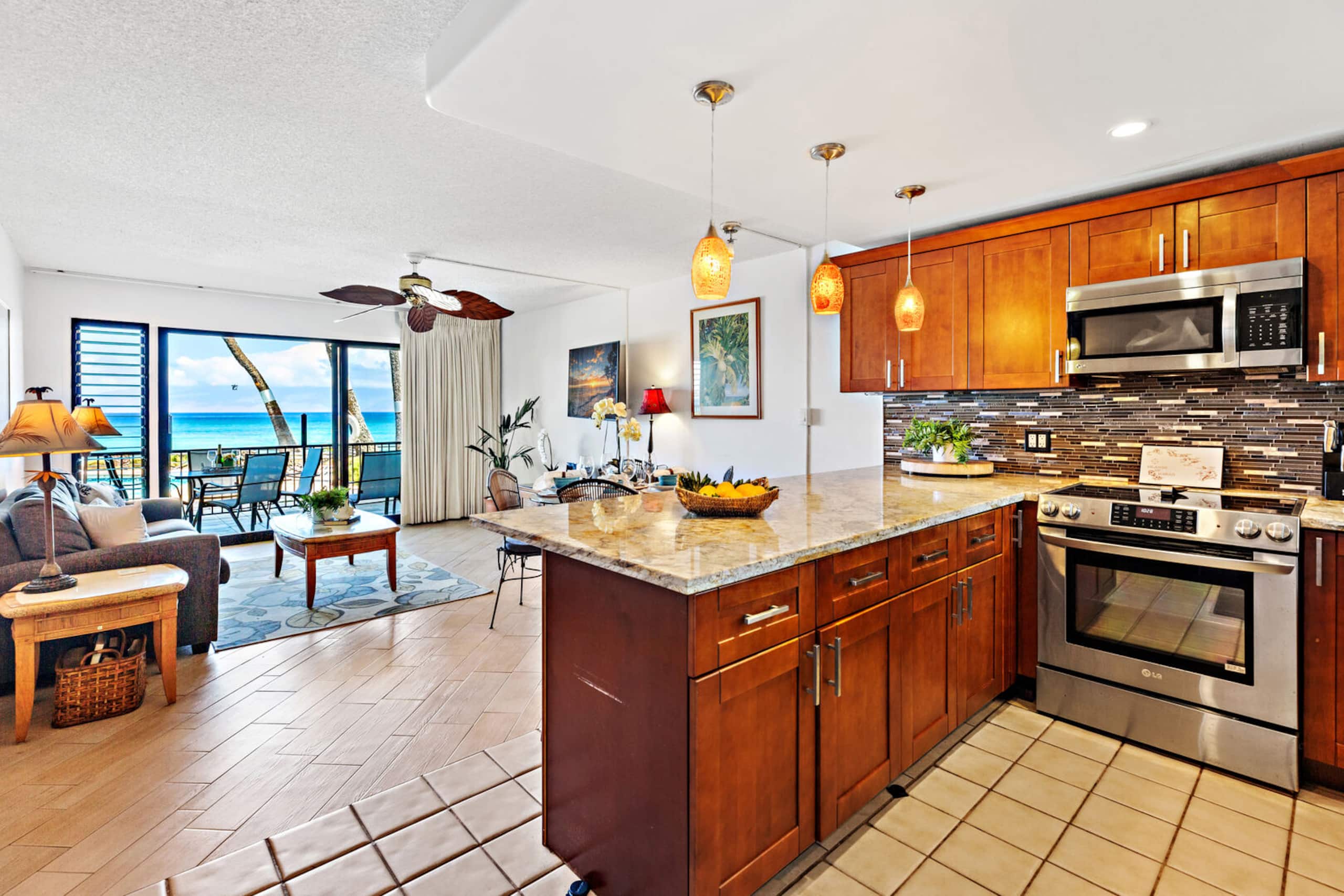 Condo in Lahaina · ★4.81 · 1 bedroom · 2 beds · 1 bath - Image 4