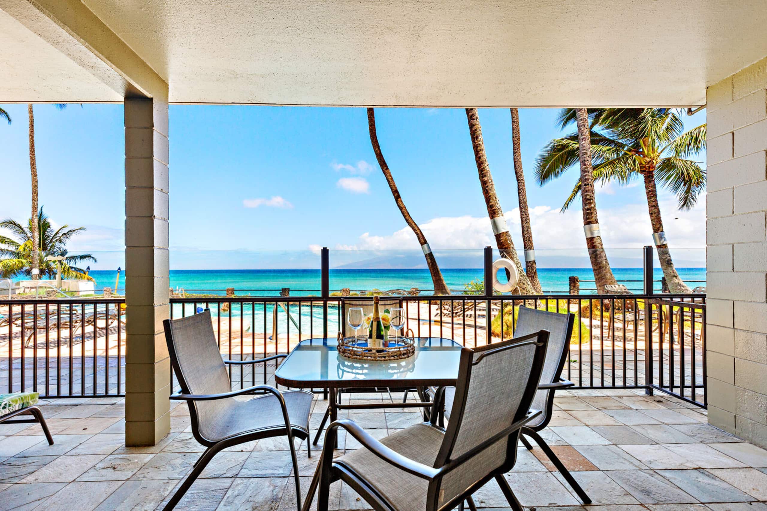 Condo in Lahaina · ★4.81 · 1 bedroom · 2 beds · 1 bath - Image 1