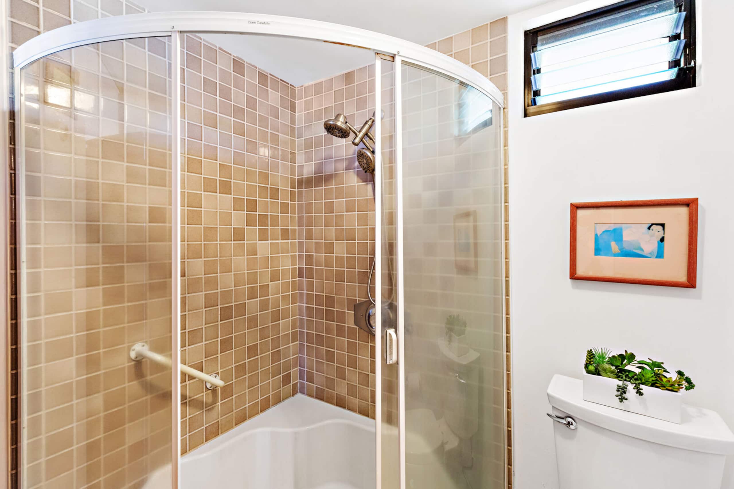 Condo in Lahaina · ★4.81 · 1 bedroom · 2 beds · 1 bath - Image 8