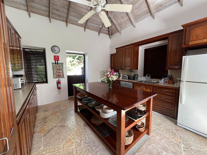 Colibri Cottage - 2 Bdrm Villa Near The Beach - Santa Lucía