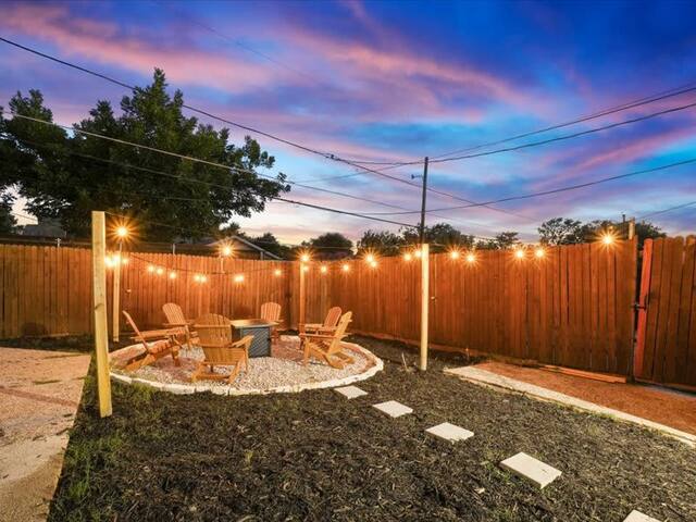 Posh 6BR/3B Home with Pool, Media/Game Room & Ho gallery image 3