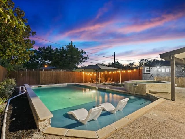 Posh 6BR/3B Home with Pool, Media/Game Room & Ho gallery image 2