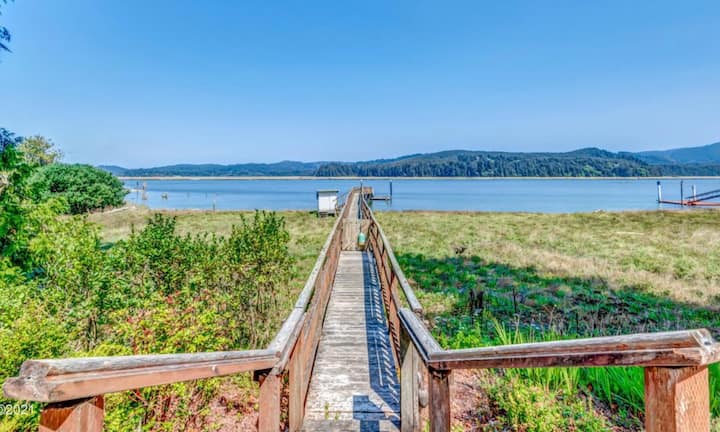 Monthly Rental (30+day)spacious Waterfront Home - Waldport, OR