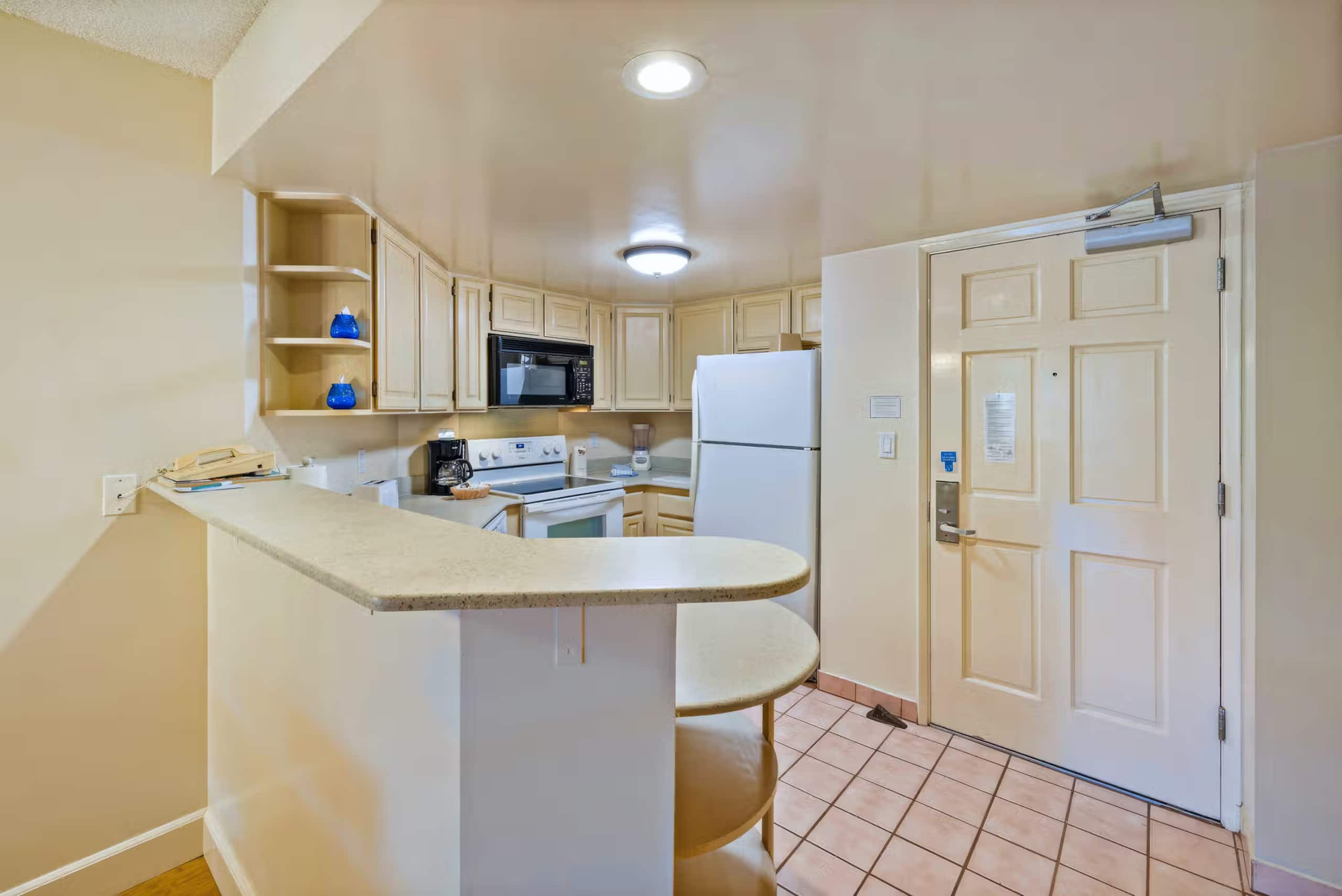 Condo in Lahaina · ★4.75 · 1 bedroom · 2 beds · 1 private bath - Image 9
