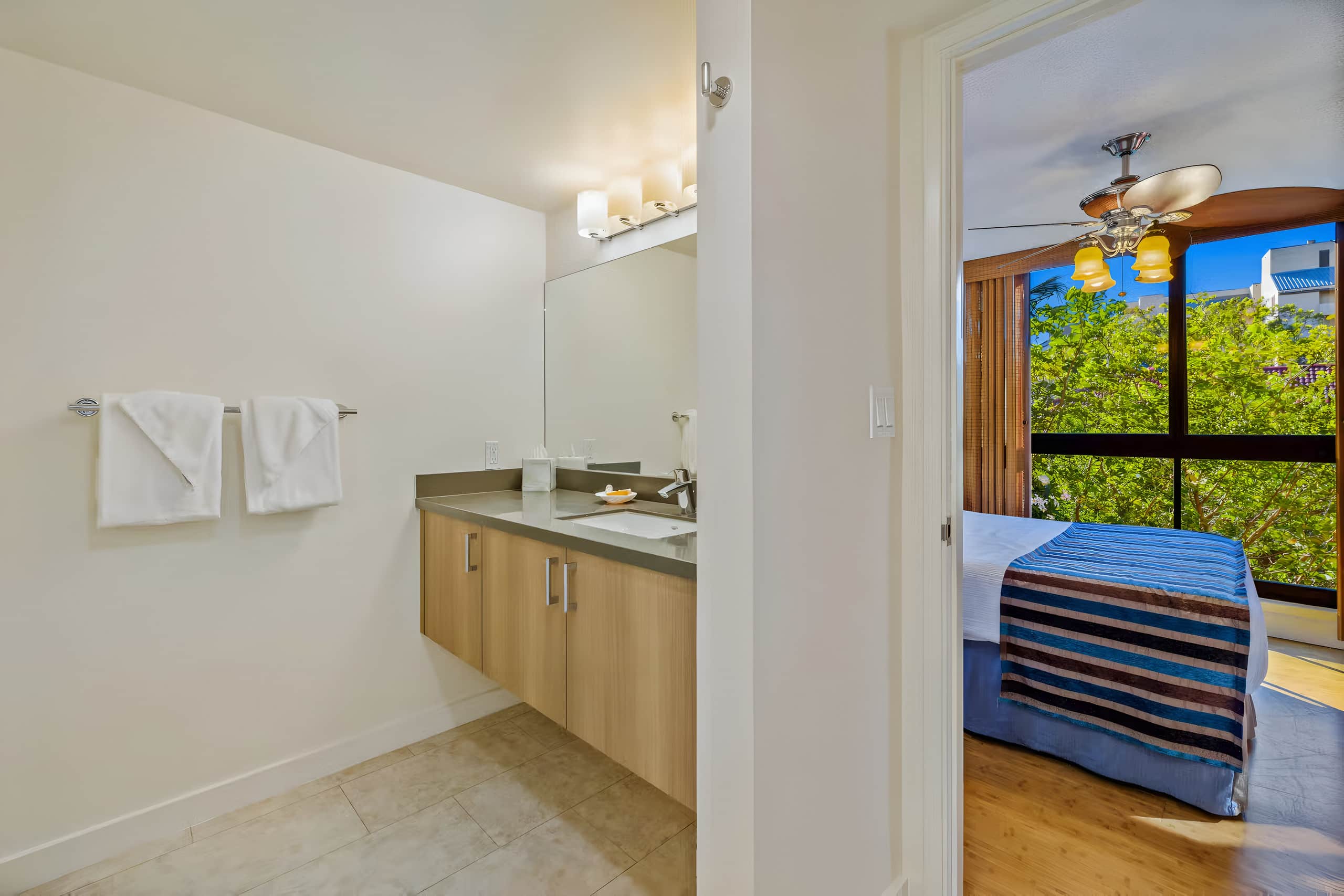 Condo in Lahaina · ★4.75 · 1 bedroom · 2 beds · 1 private bath - Image 13