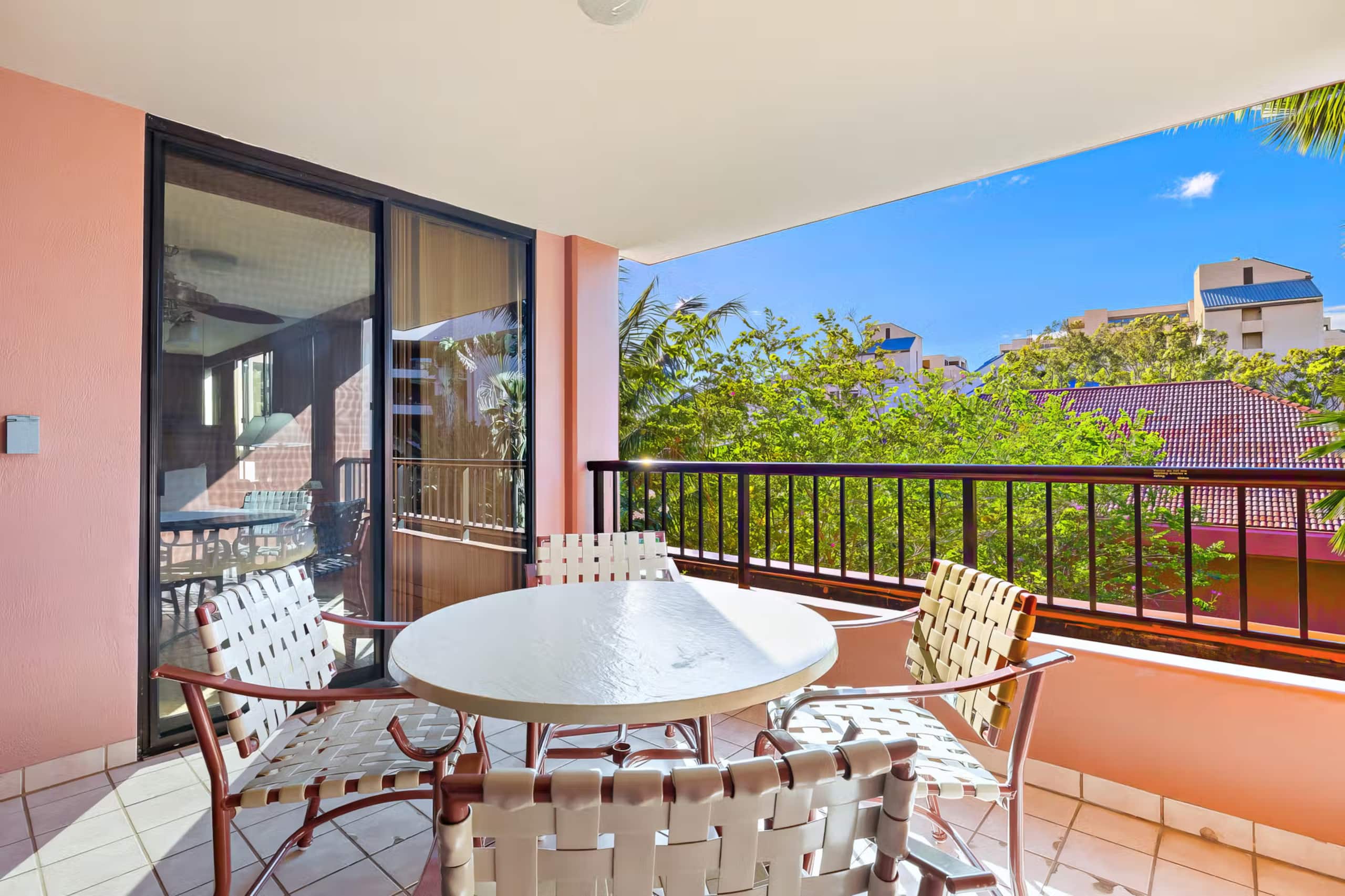 Condo in Lahaina · ★4.75 · 1 bedroom · 2 beds · 1 private bath - Image 1