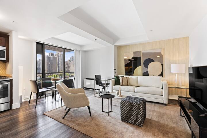 Luxury Two Bed With Private Balcony on the UES