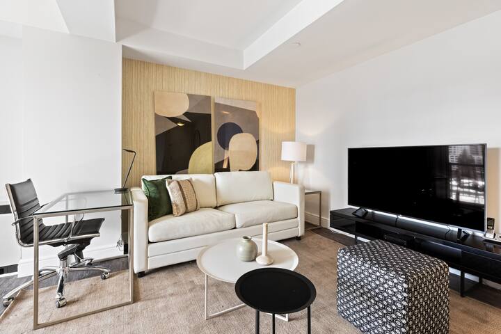 Luxury Two Bed With Private Balcony on the UES gallery image 4