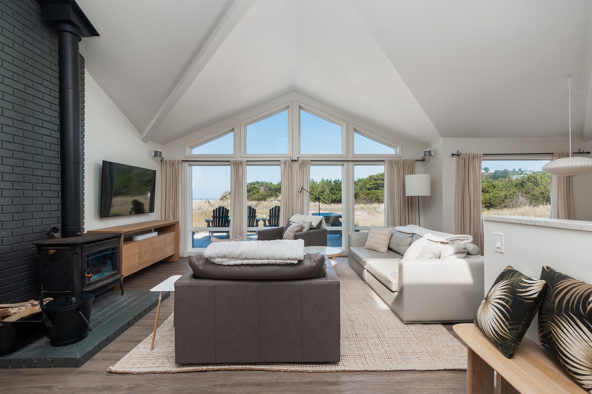 Neskowin North - Modern, Oceanfront, Hot tub! - Houses for Rent in