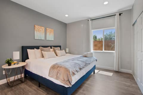 Cozy Urban Retreat