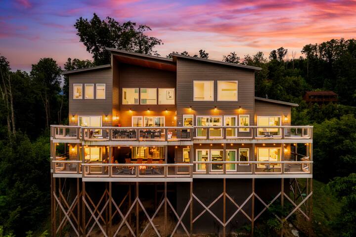 Cloud 9 Cabins managed Airbnb listing 2