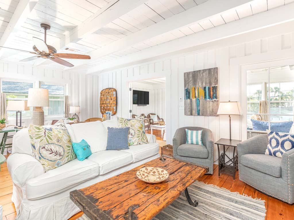 Wrens Nest MidIsland Home with Great Views! Houses for Rent in