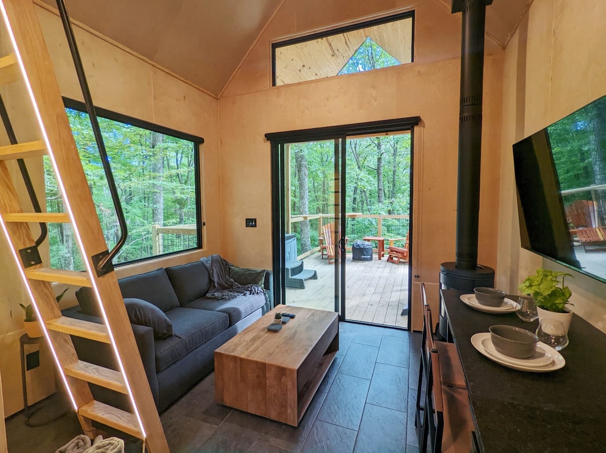Curated visual reference: Scandinavian Treetop Bliss Terralodge Photo Inspiration