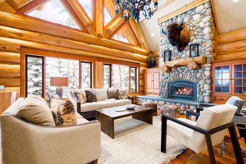 Grand Alpine Lodge, Ski In/Out, Hot Tub, Sleeps 20
