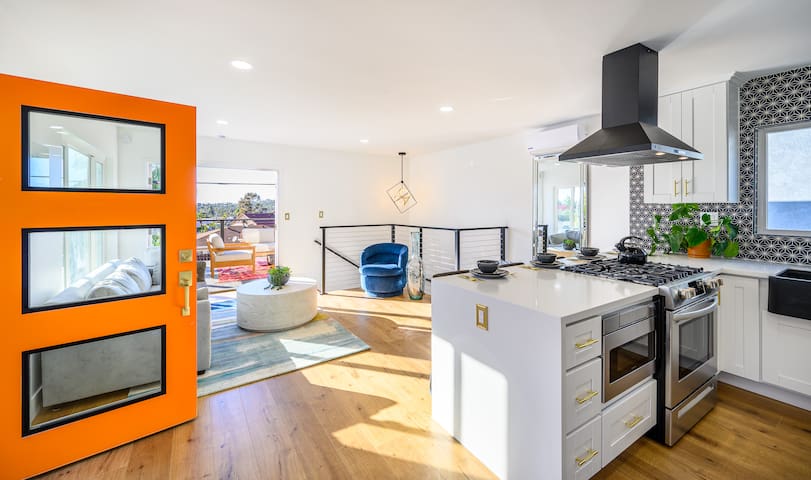 Spacious home central to beaches & attractions