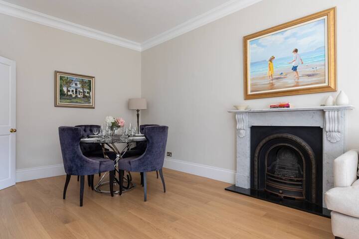 Egerton Gardens IX by onefinestay gallery image 5