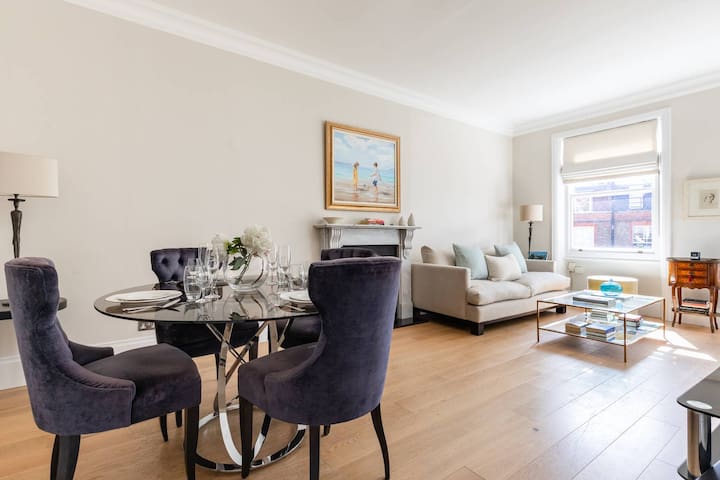 Egerton Gardens IX by onefinestay gallery image 2