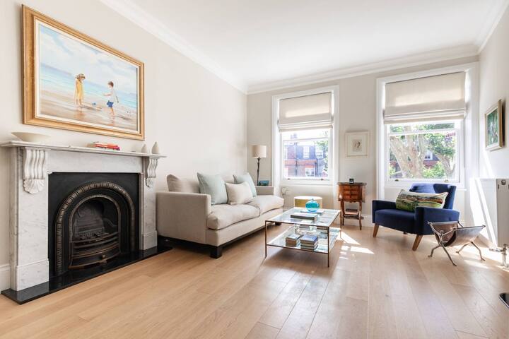 Egerton Gardens IX by onefinestay gallery image 3