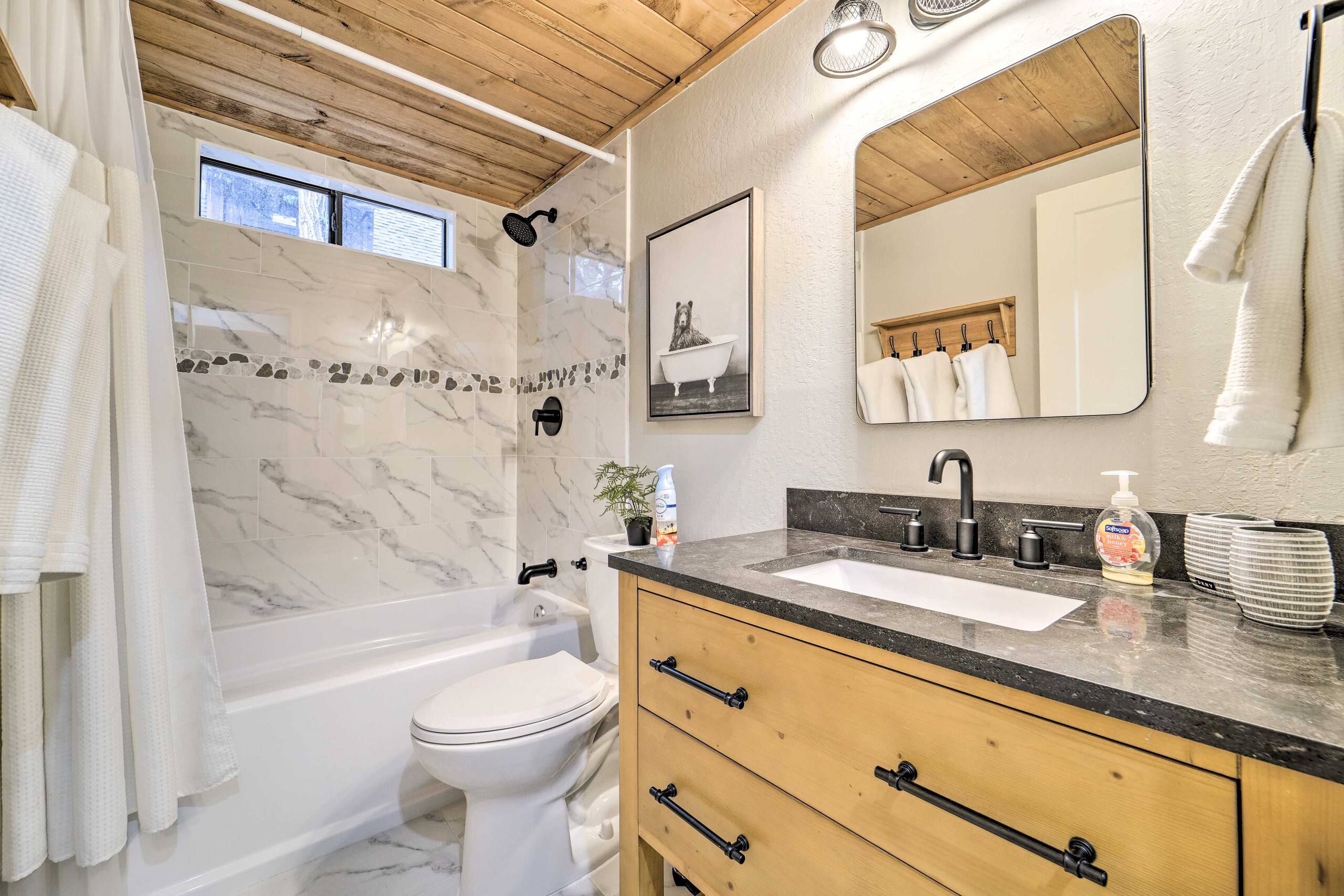 Truckee Home w/ Private Beach, EV Charger - Photo 18