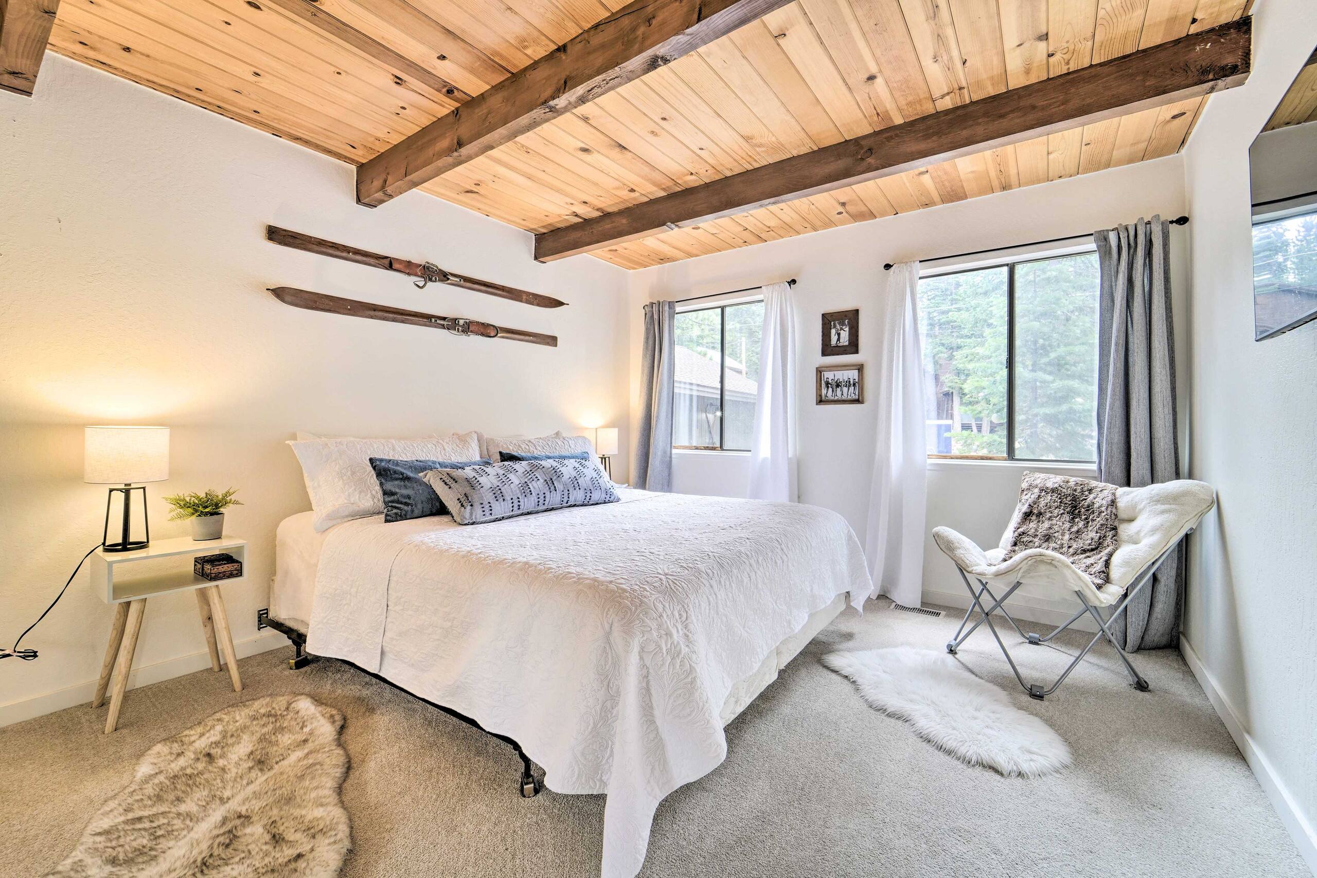 Truckee Home w/ Private Beach, EV Charger - Photo 16