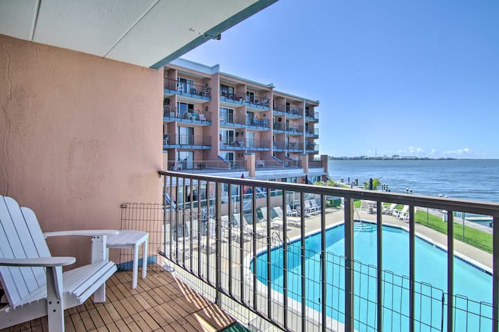 Waterfront + Pool! Ocean City Condo 1 Mi To Beach - Ocean City, MD