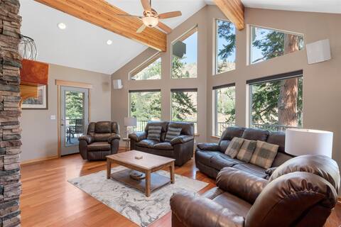 Leavenworth Mtn. Retreat -Home Close to Town
