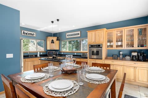 Leavenworth Mtn. Retreat -Home Close to Town