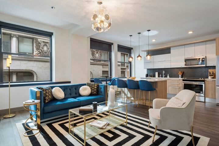 Spacious 2BR in The Loop + 5-Star Comfort