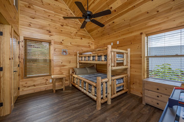 Beliche loft, twin over full com banheira