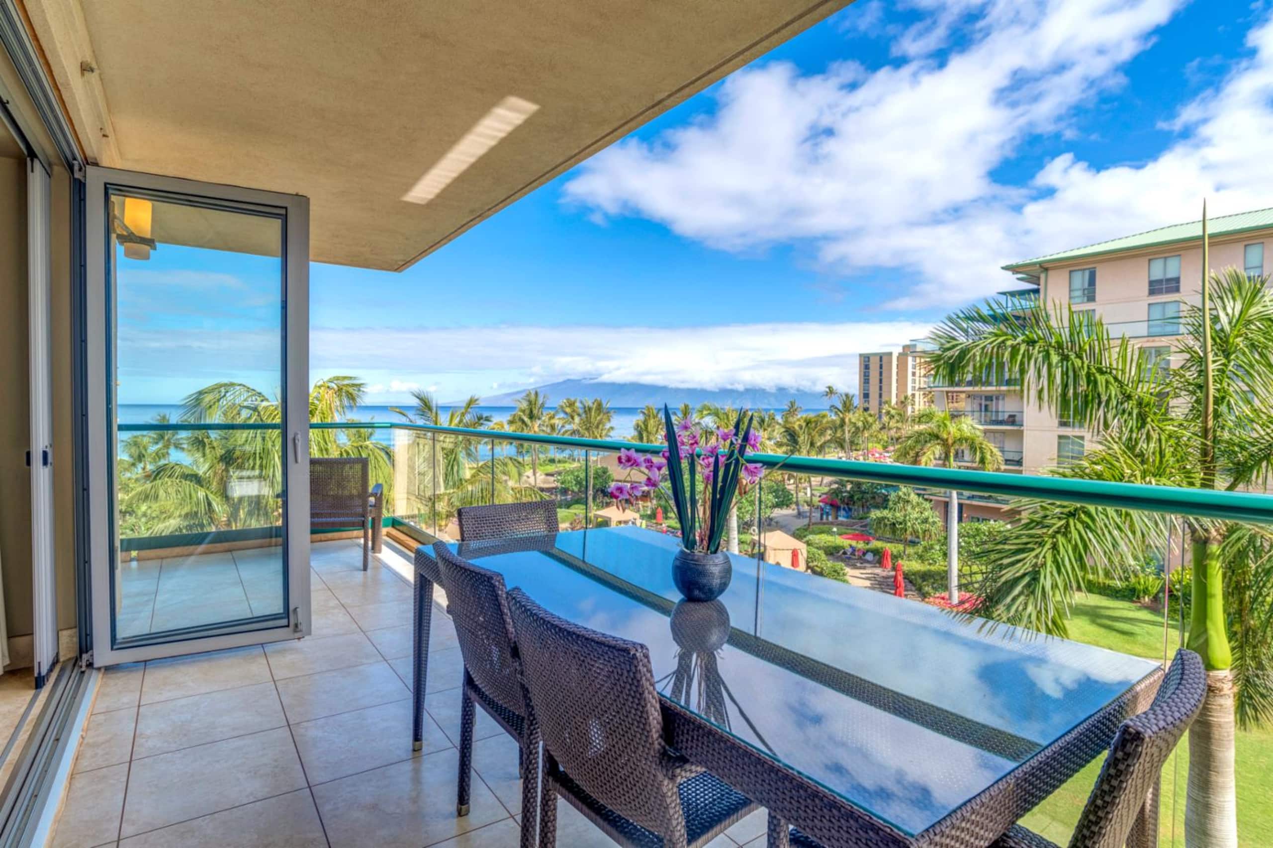 Condo in Lahaina · ★4.83 · 2 bedrooms · 3 beds · 2 baths - Image 2