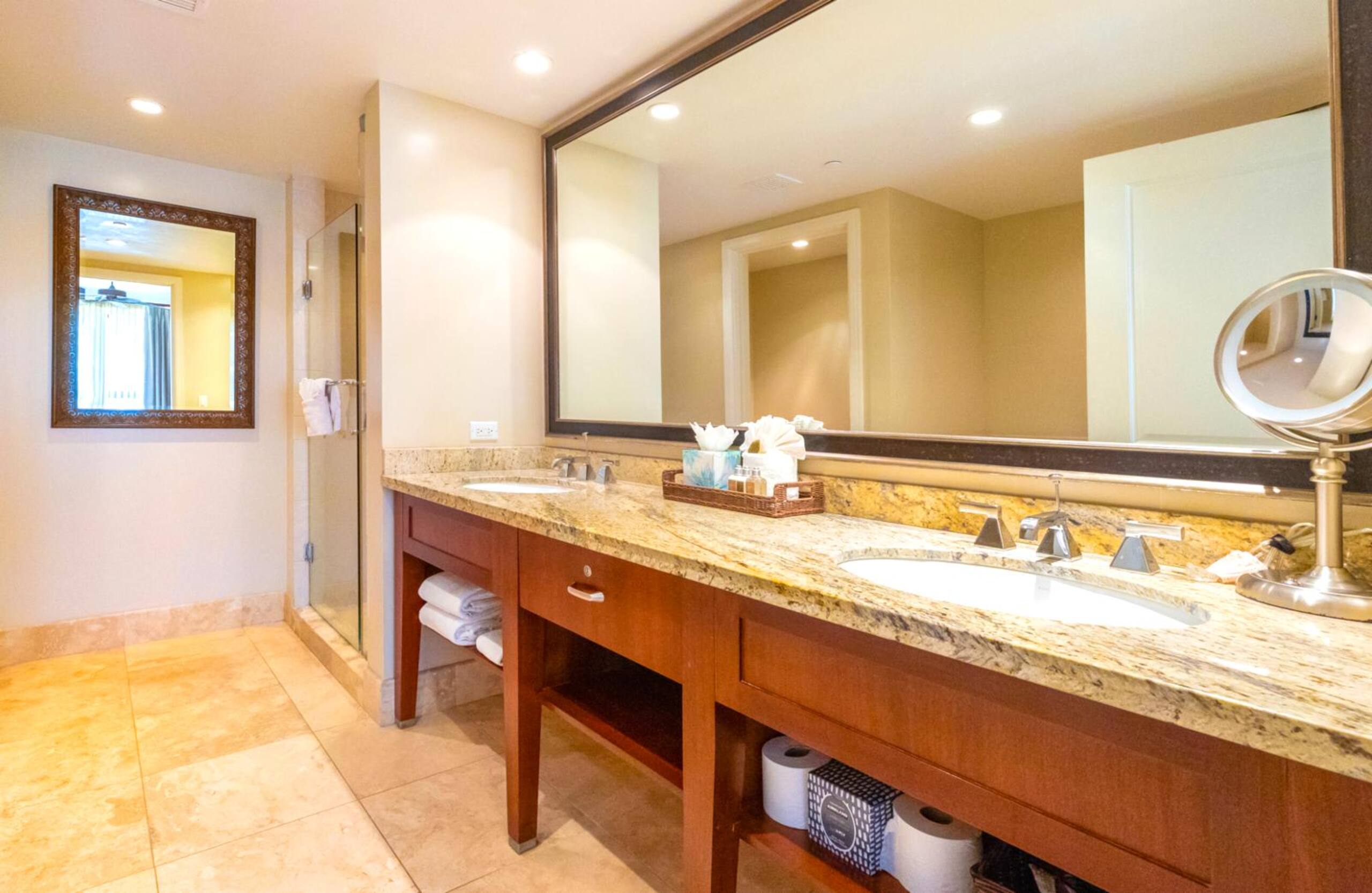 Condo in Lahaina · ★4.83 · 2 bedrooms · 3 beds · 2 baths - Image 25
